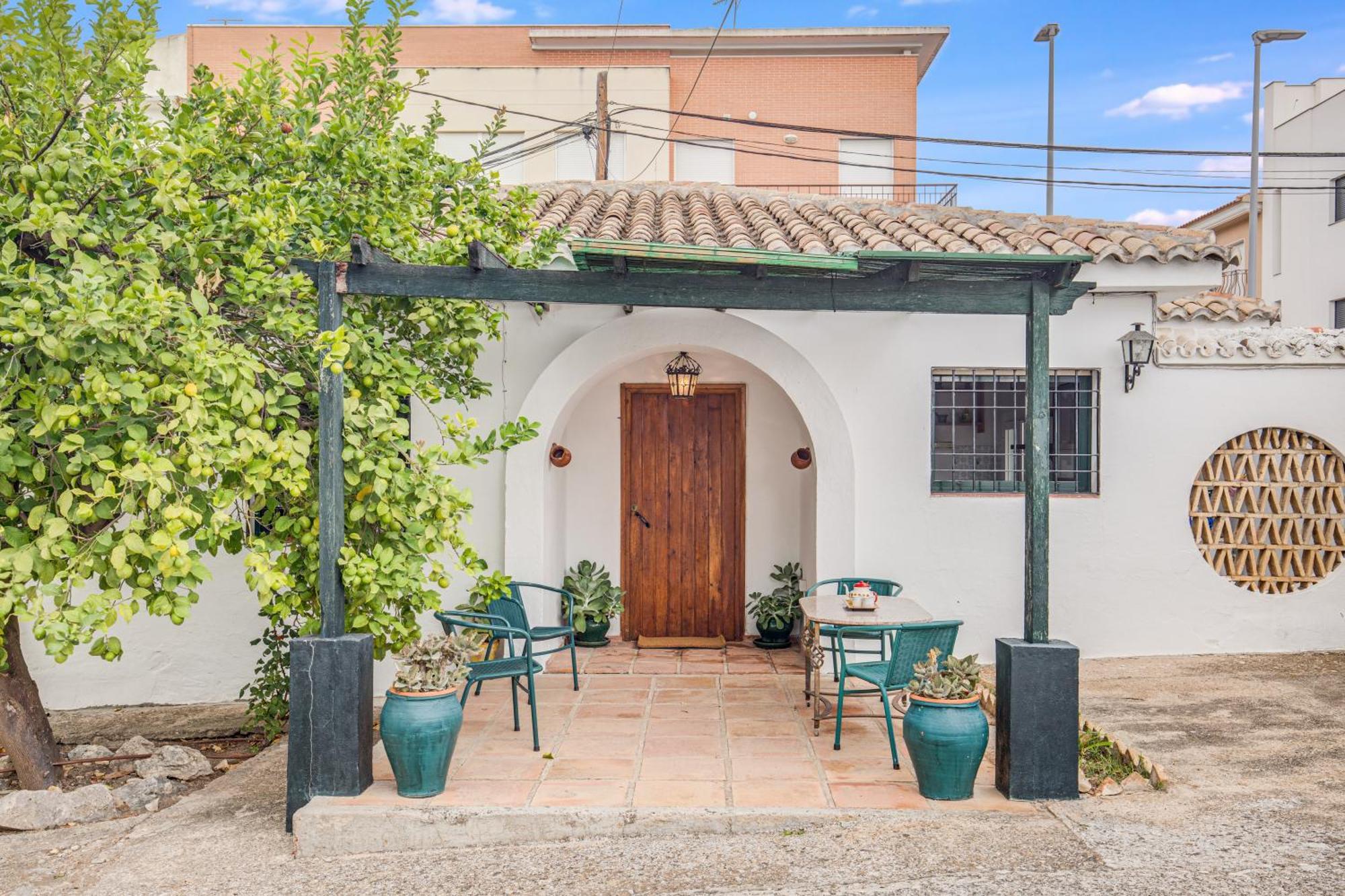 -Iponubahomes- Centrica Casa Con Jardin Y Chimenea Baena Bagian luar foto